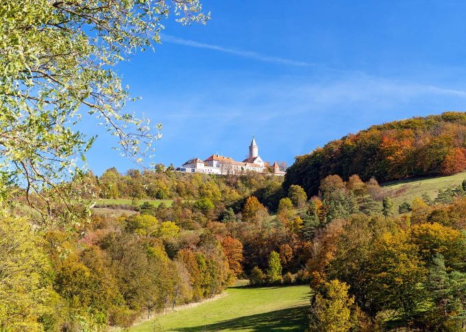Leuchtenburg im Herbst