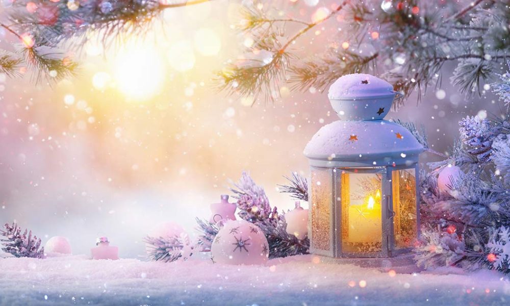 laterne im schnee